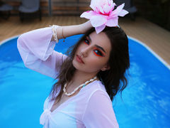 AliceMoreno - female with brown hair webcam at LiveJasmin