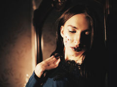 AliceBloomX - female with black hair webcam at LiveJasmin