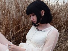 AliceStome - female with black hair webcam at LiveJasmin