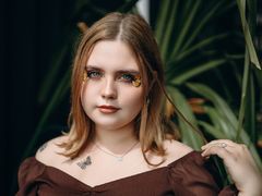 AliceCarrol - blond female webcam at LiveJasmin