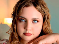 AliceCarrol - blond female webcam at LiveJasmin