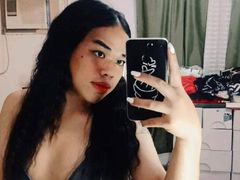 AliciaHicks - shemale with black hair webcam at LiveJasmin