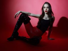 AlienaMoore - female with brown hair webcam at LiveJasmin