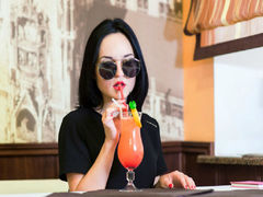 AlinaCherry - female with black hair webcam at LiveJasmin