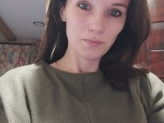 AlinaDevis - female with black hair and  small tits webcam at LiveJasmin