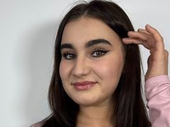 AlineHartle from LiveJasmin