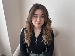 AnnLee - female with brown hair webcam at xLoveCam