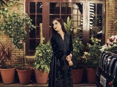 AlisReid - female with black hair webcam at LiveJasmin