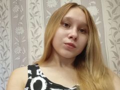 AlisaHil - blond female with  big tits webcam at LiveJasmin