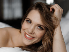 AlishaWeah - blond female with  big tits webcam at LiveJasmin