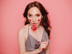 AlisiaSwan - female with black hair and  big tits webcam at LiveJasmin