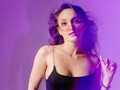 AlisiaSwan - female with black hair and  big tits webcam at LiveJasmin