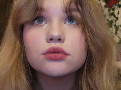 AlisiaTompson - blond female with  big tits webcam at LiveJasmin