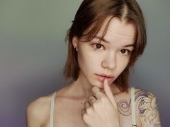 AllisonMalt - female with brown hair and  small tits webcam at LiveJasmin