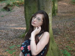 AllisonLee - female with brown hair and  big tits webcam at LiveJasmin