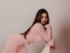 AlysaLiu - female with brown hair webcam at LiveJasmin