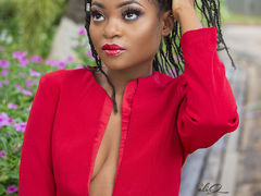 AmaAmivie - female with black hair webcam at LiveJasmin