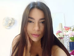 AmaiSalvatore - female with brown hair webcam at LiveJasmin