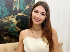 AmandaGasertoe - female with brown hair webcam at LiveJasmin