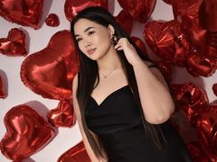 AmandaPresle - female with brown hair webcam at LiveJasmin