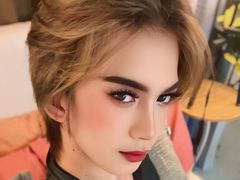 AmarraSins - blond shemale webcam at LiveJasmin