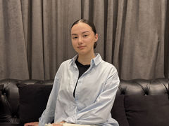 AmberBond - female with black hair webcam at LiveJasmin