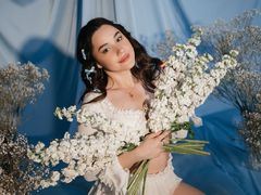 AmeliBarnes - female with brown hair webcam at LiveJasmin