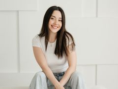 AmeliBarnes - female with brown hair webcam at LiveJasmin