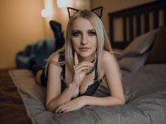 AmeliaCox - blond female with  big tits webcam at LiveJasmin