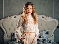 AmeliaMenson - blond female webcam at LiveJasmin