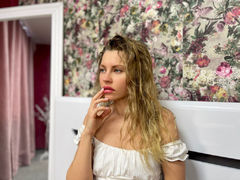 AmeliaMenson - blond female webcam at LiveJasmin