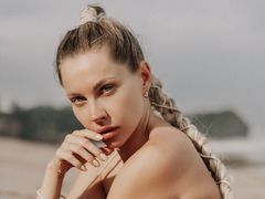 AmeliaMenson - blond female webcam at LiveJasmin