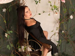 AmeliaRoyale - female with brown hair and  big tits webcam at LiveJasmin
