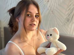 AmelieDoyle - female with black hair webcam at LiveJasmin