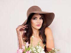 AmelieBennett - female with brown hair and  small tits webcam at LiveJasmin