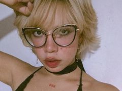 AmelieMari from LiveJasmin