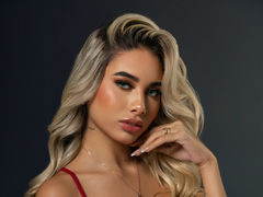 AmelieSwift - blond female webcam at LiveJasmin