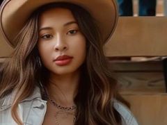 ChayraWill - female with black hair and  big tits webcam at LiveJasmin