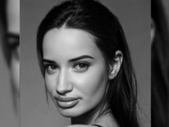 AmiMoor - female with brown hair webcam at LiveJasmin