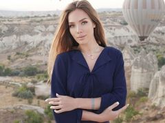 AmiliRay - blond female with  small tits webcam at LiveJasmin