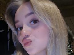AmmyMoore - female with brown hair and  big tits webcam at LiveJasmin