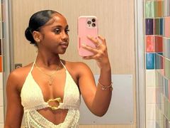 AmoraBella from LiveJasmin