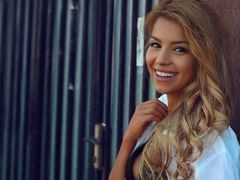 AmorousJoulie - female with red hair webcam at xLoveCam