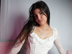 AmyFender - female with black hair and  big tits webcam at LiveJasmin