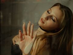 AmyRiss - blond female with  big tits webcam at LiveJasmin