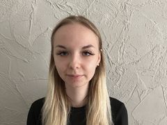 AmyScott - blond female webcam at LiveJasmin