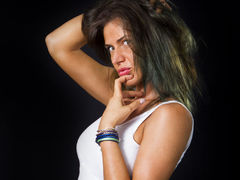 AmyURBFF - female with brown hair webcam at LiveJasmin