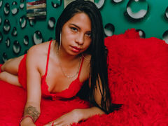 CarolGonzalez - female with black hair webcam at LiveJasmin