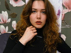 AnabelMontereau - female with red hair webcam at LiveJasmin