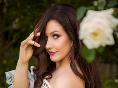 Annayyaa - female with black hair and  big tits webcam at ImLive